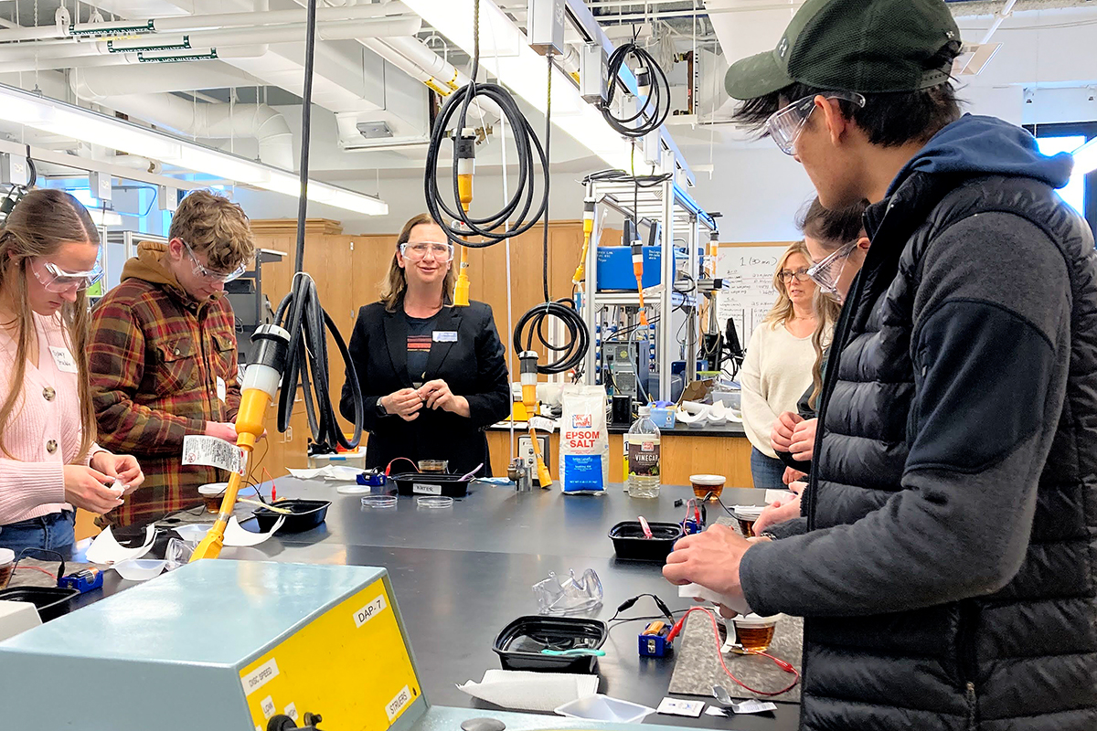 Dr. Jennifer Lillard interacts with students at the corrosion lab.