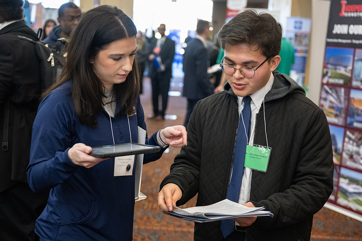 UA students at the spring CEPS Career Fair.